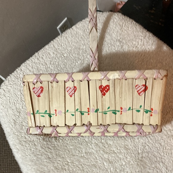 Cute wicker basket with heart designs euc - Picture 5 of 15